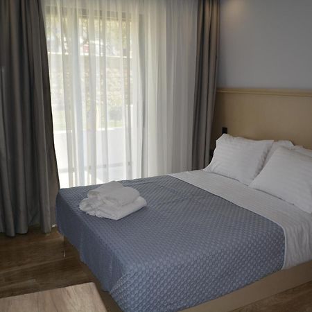 Aianteion Bay Luxury Hotel & Suites Aiándion Oda fotoğraf