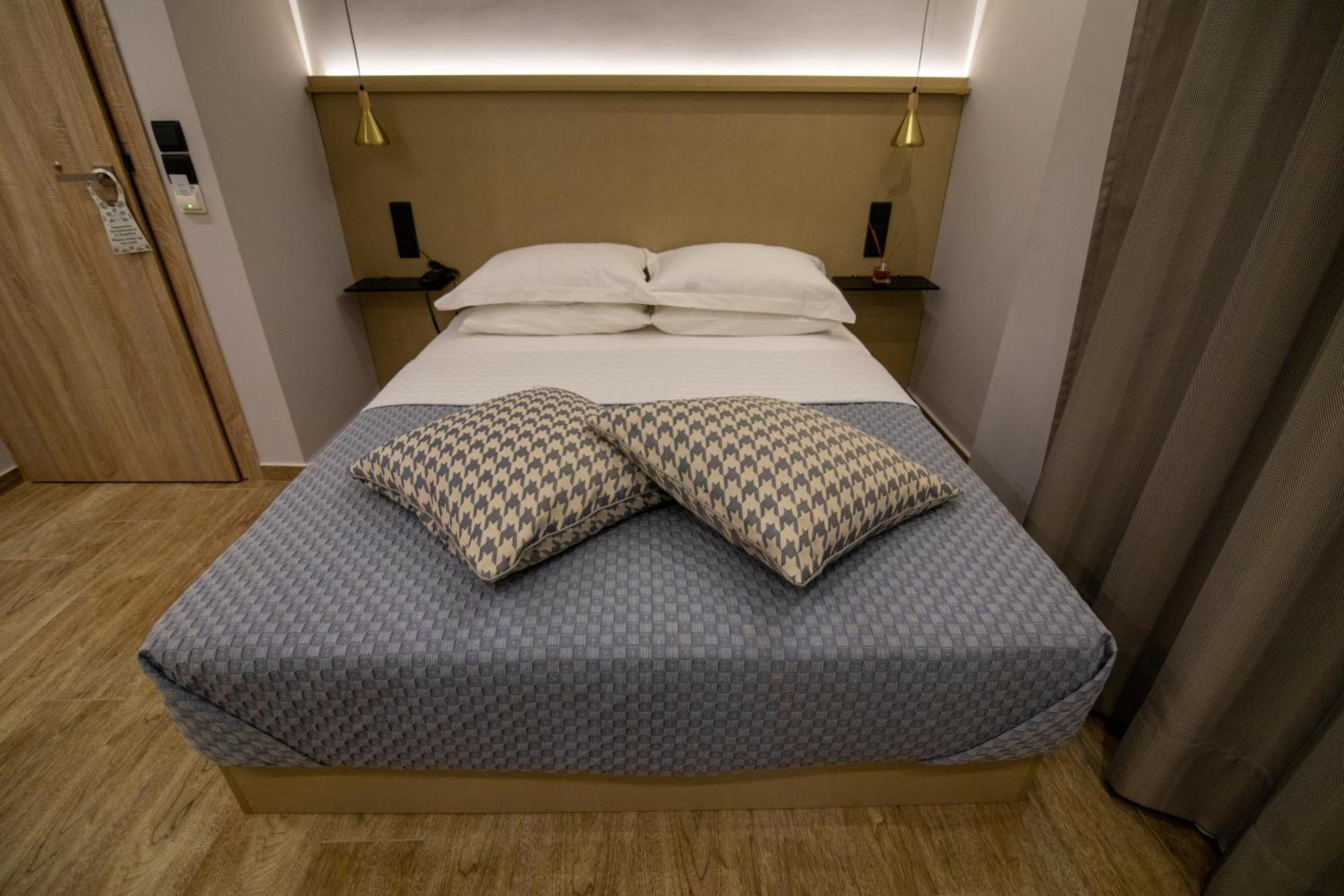Aianteion Bay Luxury Hotel & Suites Aiándion Oda fotoğraf