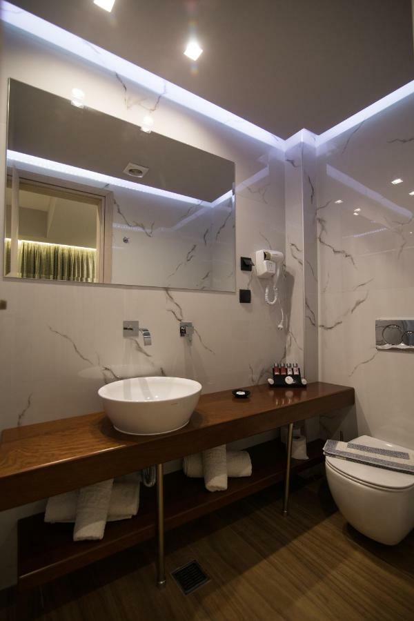 Aianteion Bay Luxury Hotel & Suites Aiándion Dış mekan fotoğraf